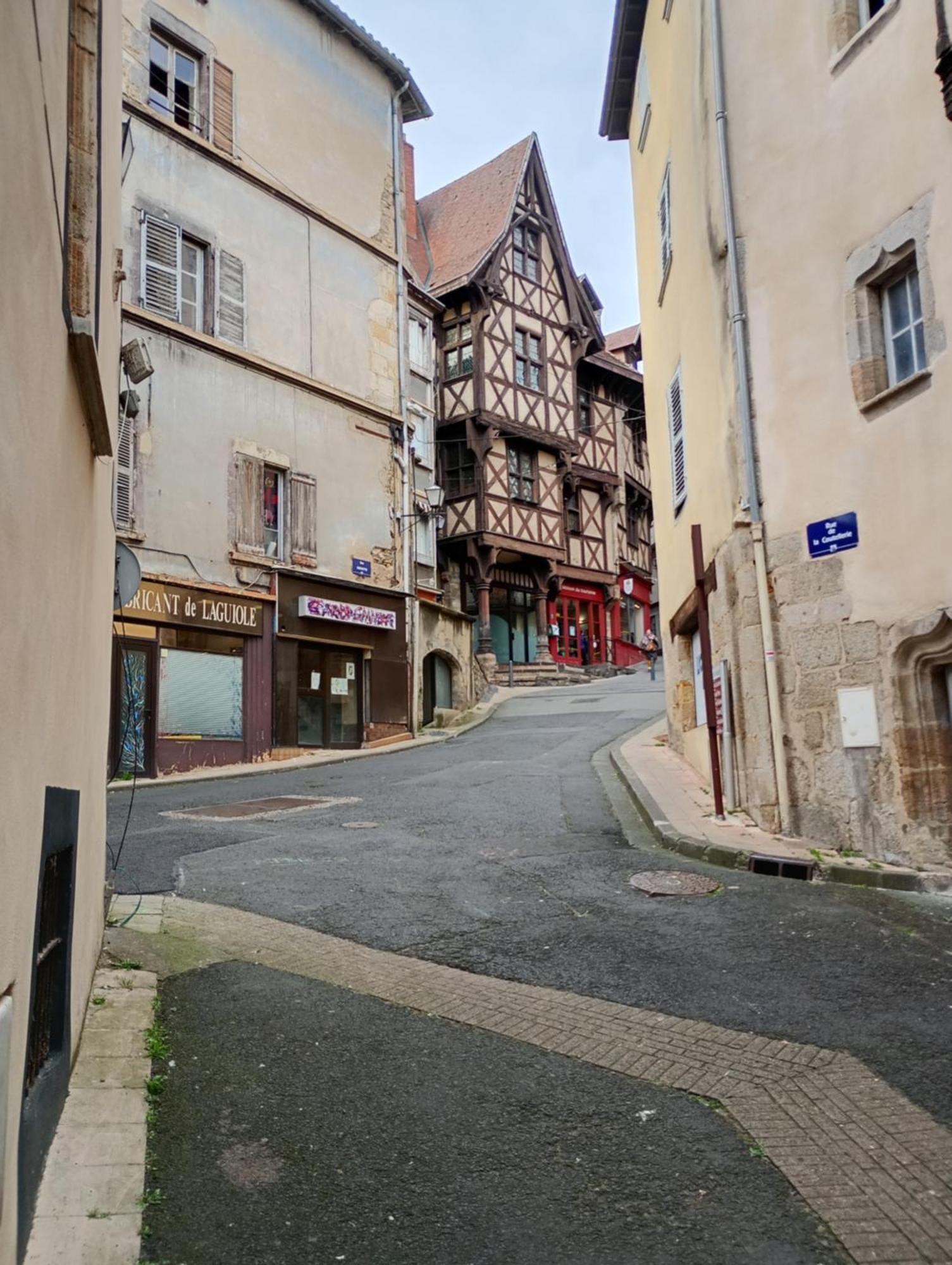 דירות Duplex Center Thiers - Clermont-Ferrand - Lyon - Free Parking - Self-Check-In מראה חיצוני תמונה